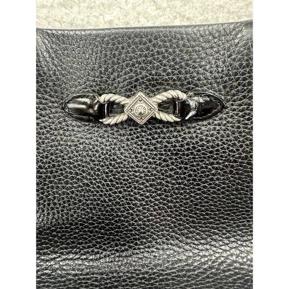 Elegant Black Crossbody Bag - Picture 4 of 12